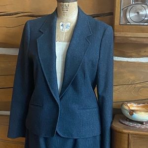 Vintage Pendleton wool suit Women's 16 suit jacket /skirt like new condition EUC